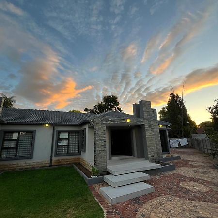 The Benjamin Accomodation Edenvale Luaran gambar